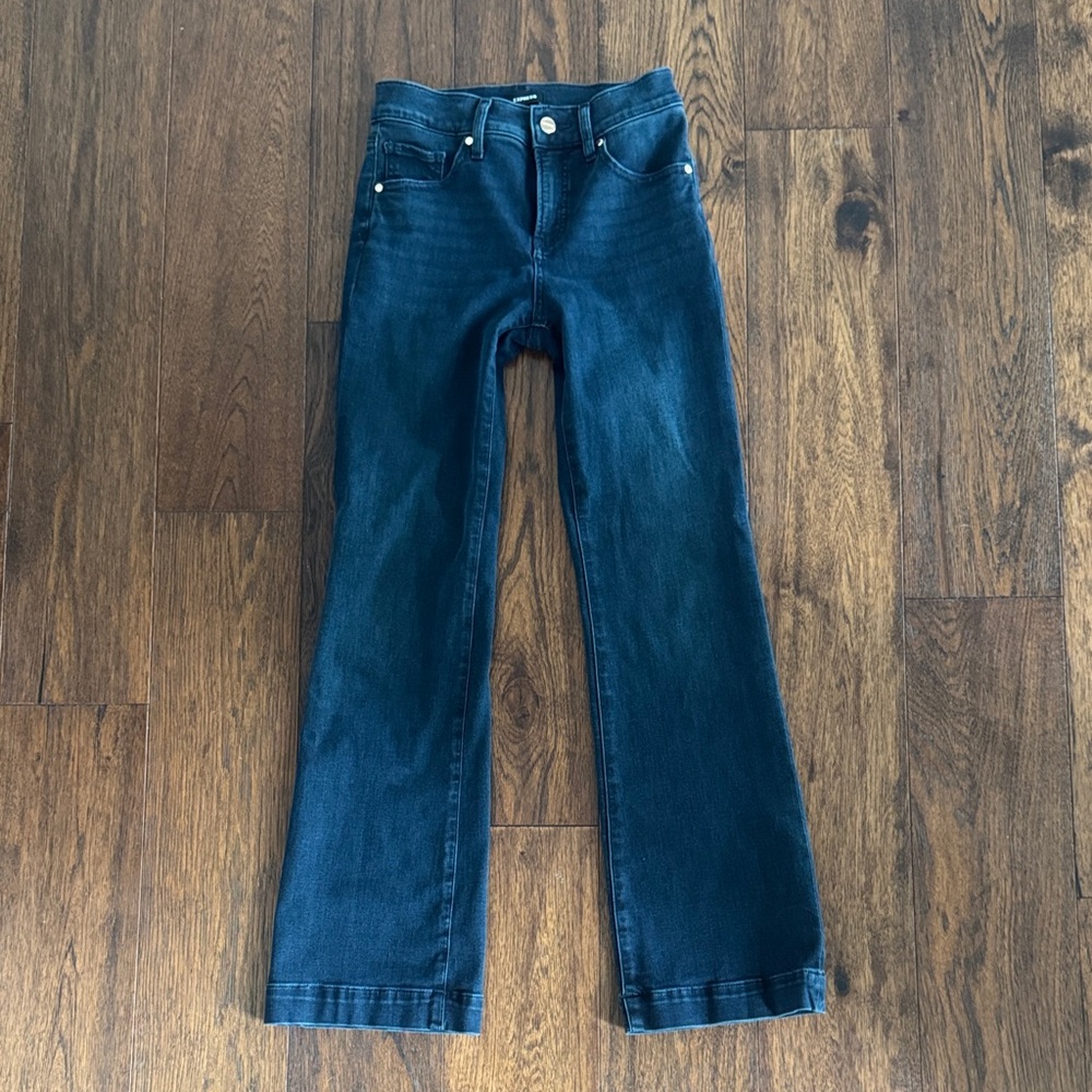 EXPRESS MID RISE DARK WASH SUPERSOFT BOOTCUT JEANS